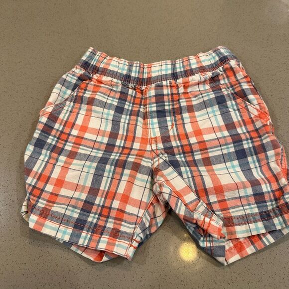 Bundle of three baby boy plaid shorts: brands carters , first impressions - Picture 8 of 9